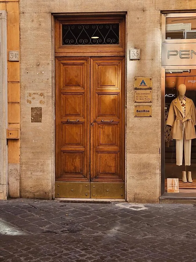 The One Frattina Apartment Rome Italy