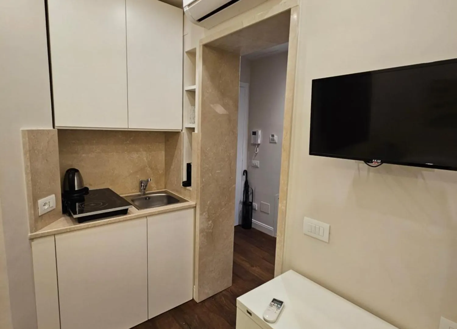 The One Frattina Apartment Rome